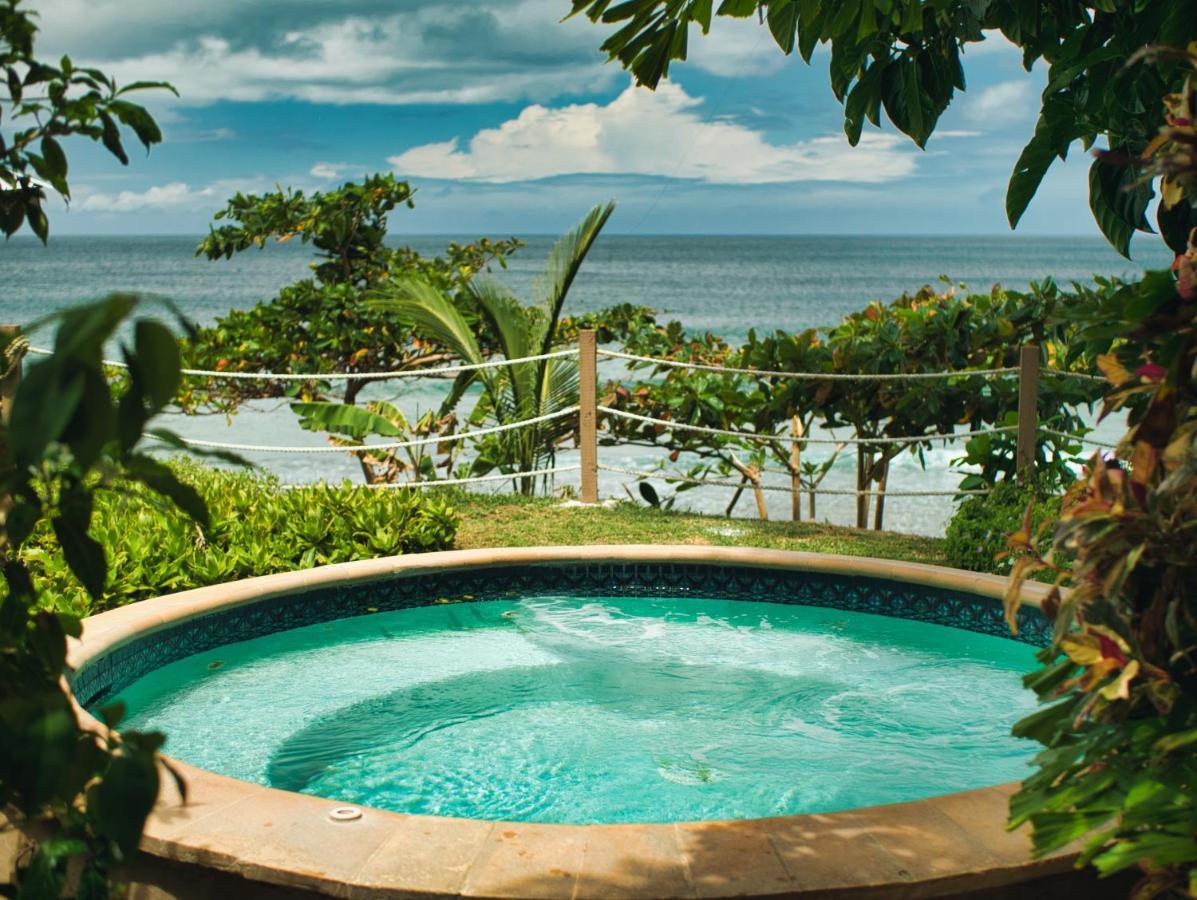 Tropikist Beach Hotel And Resort Crown Point Bagian luar foto
