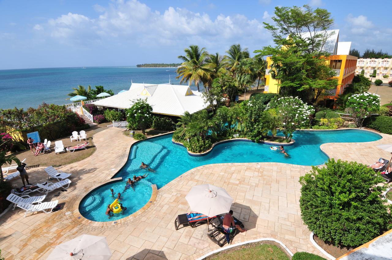 Tropikist Beach Hotel And Resort Crown Point Bagian luar foto