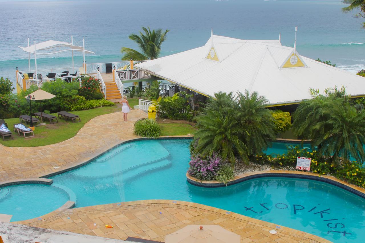 Tropikist Beach Hotel And Resort Crown Point Bagian luar foto