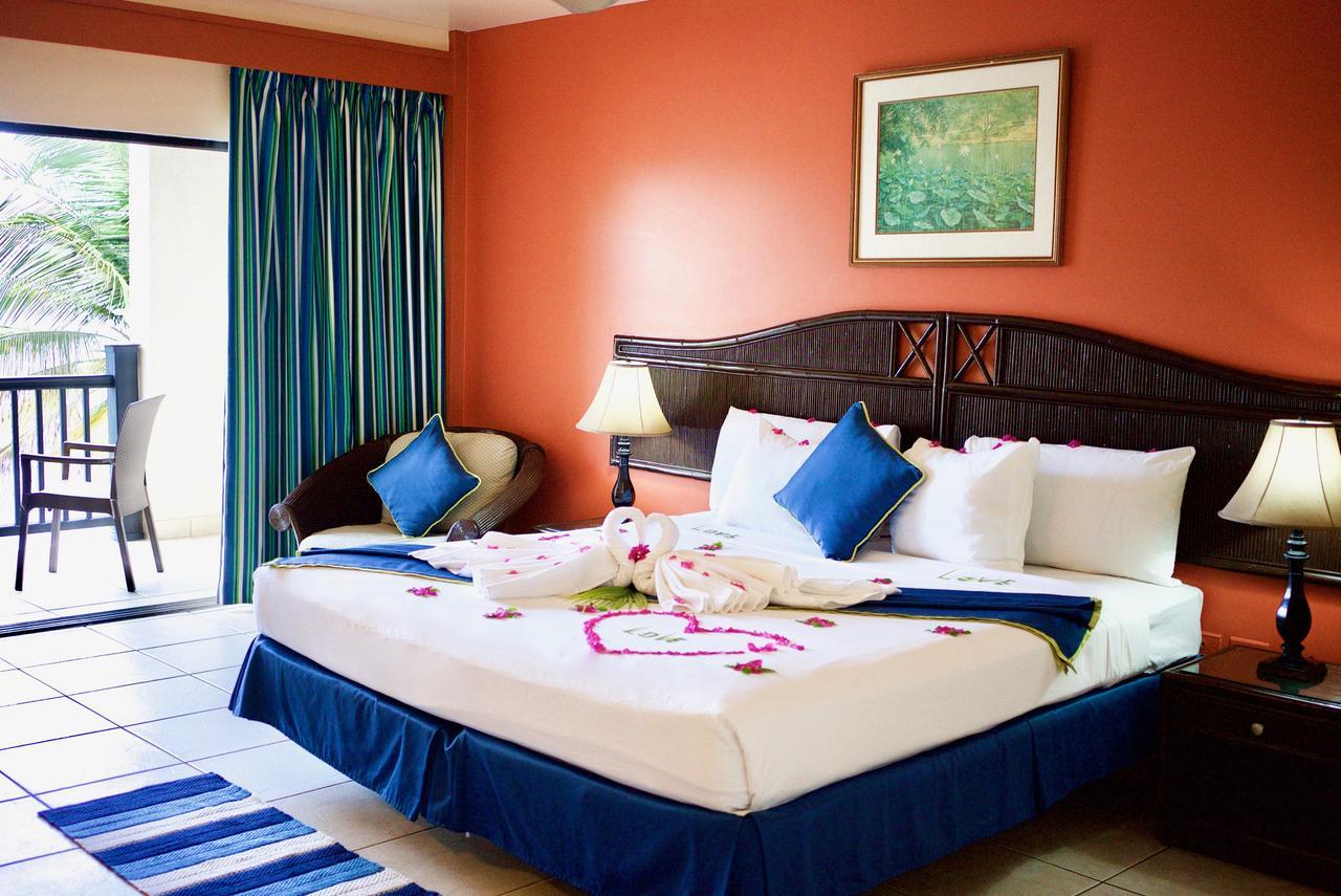 Tropikist Beach Hotel And Resort Crown Point Bagian luar foto