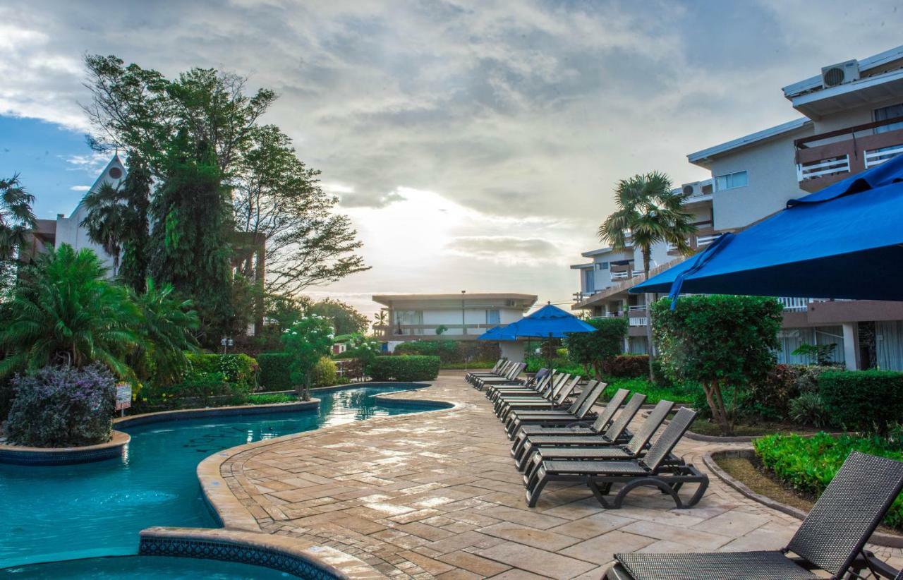Tropikist Beach Hotel And Resort Crown Point Bagian luar foto